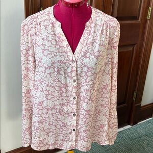 Lauren Conrad blouse cream/Pink Floral Button up Front  v- neck  pleating gather